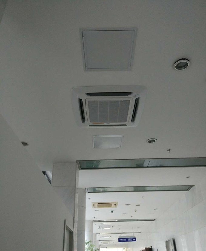 �k����������{